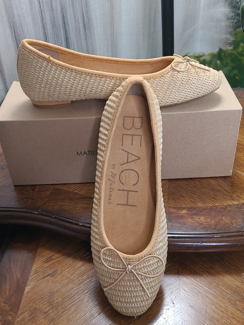 New in box! Beach by Matisse Donna Womens 7.5 Tan Raffia Slip on Ballet Flats